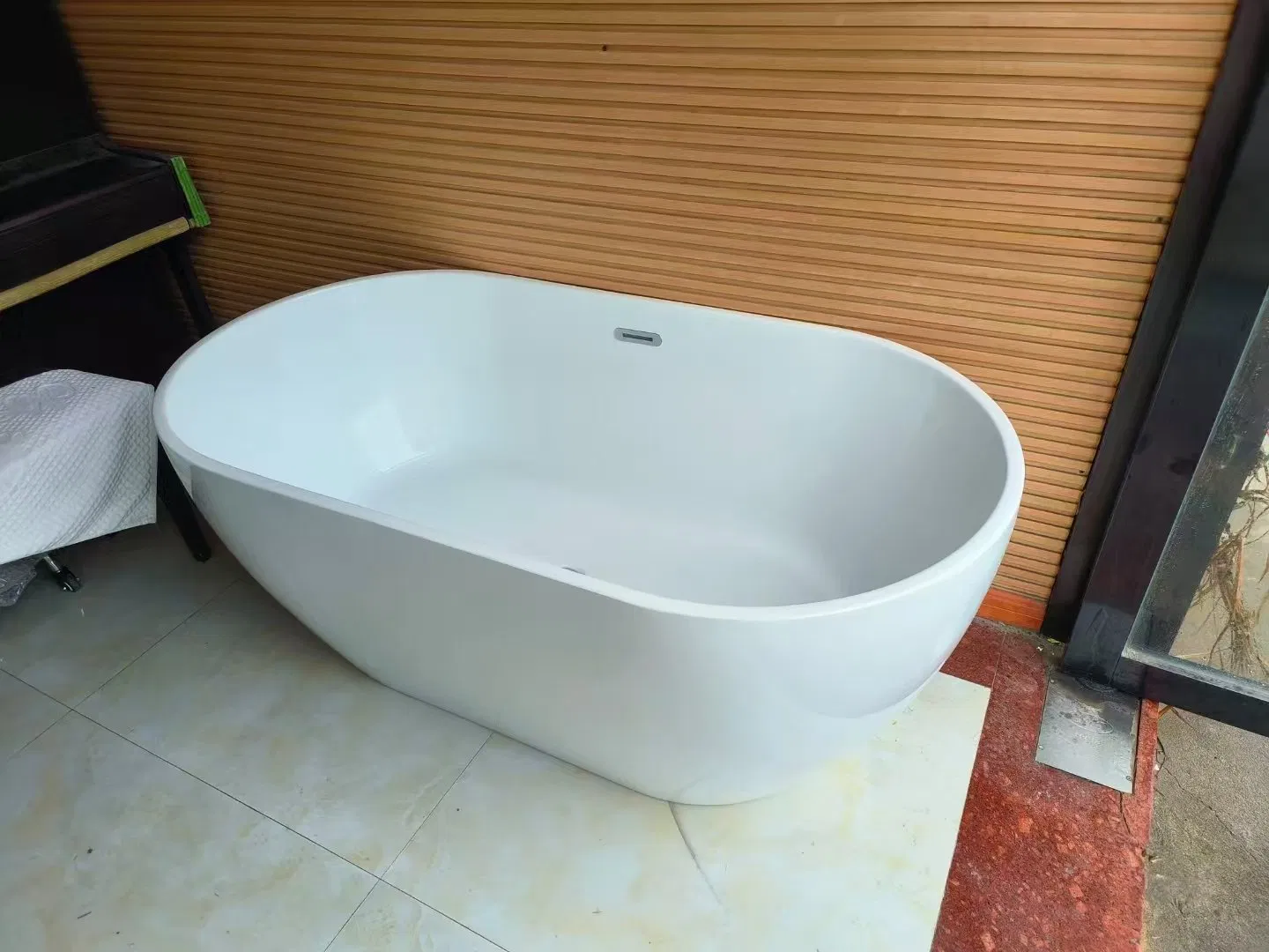 Indoor Solid Surface Acrylic Freestanding Bathtub Soaking Massage Bath Tub