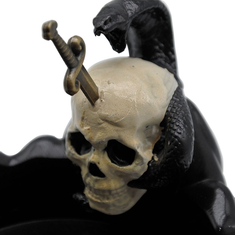 Popular Resin Skull Sculpture Crafts and Gifts Resin Halloween Skull Head Black Kendo Ashtray
