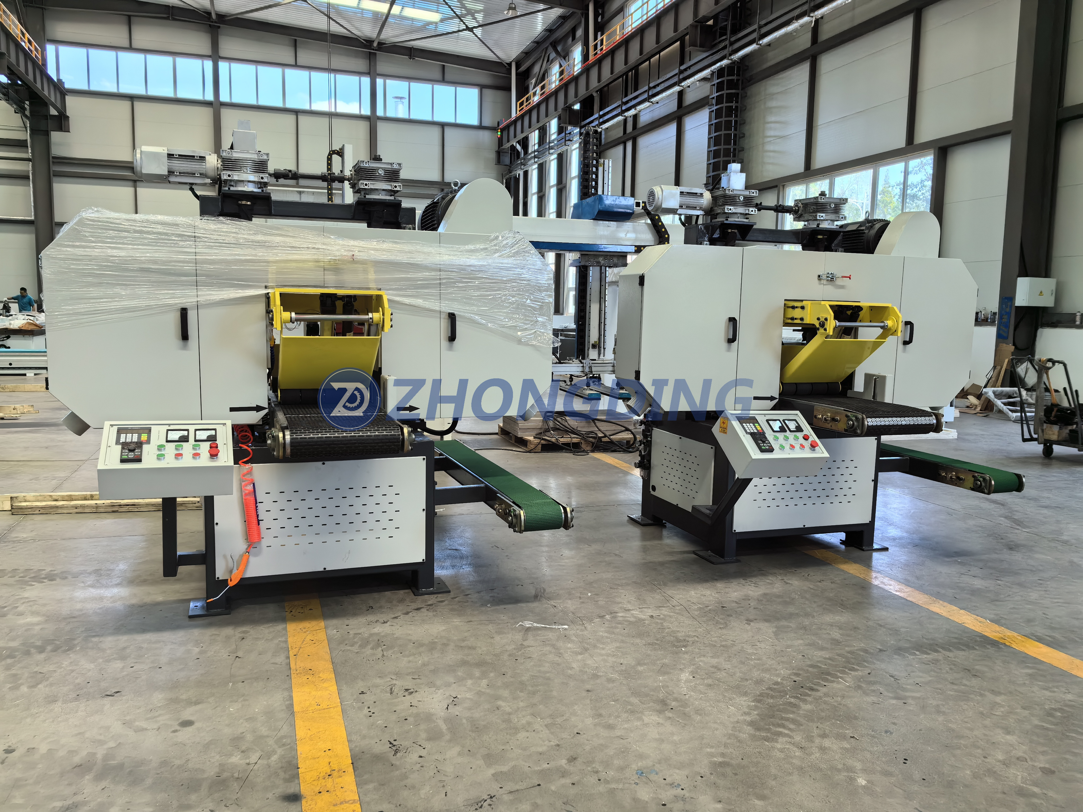 Станок ленточнопильный горизонтальный по дереву MJ3928X400