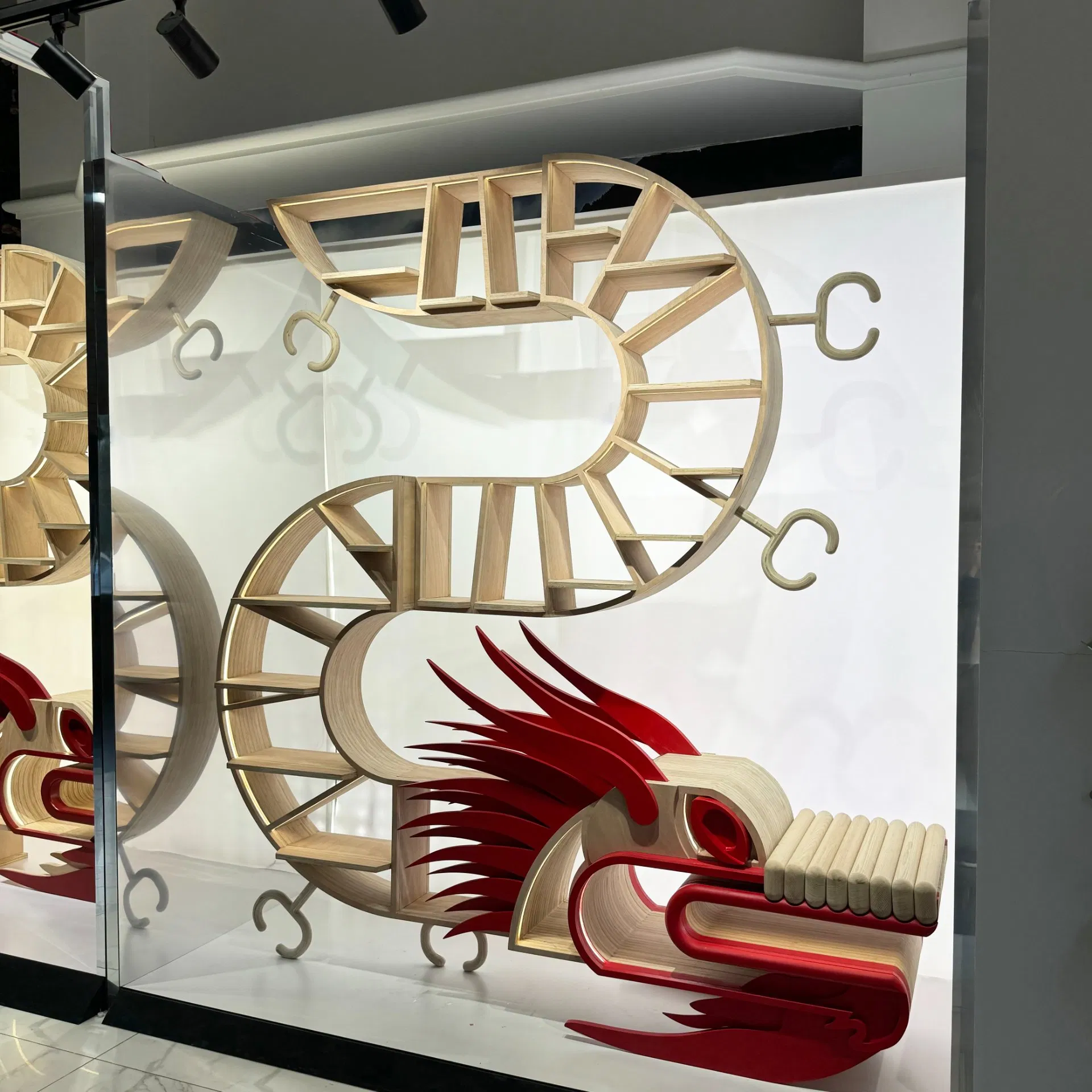 Shopping Mall Luxury Bag Shop Display Props Dragon Theme Decorative Wooden Props Bag Display Stand