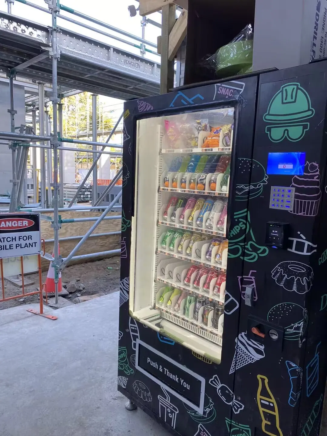 Hot Sale Combo Snacks Drinks Vending Machines for Schools Operation