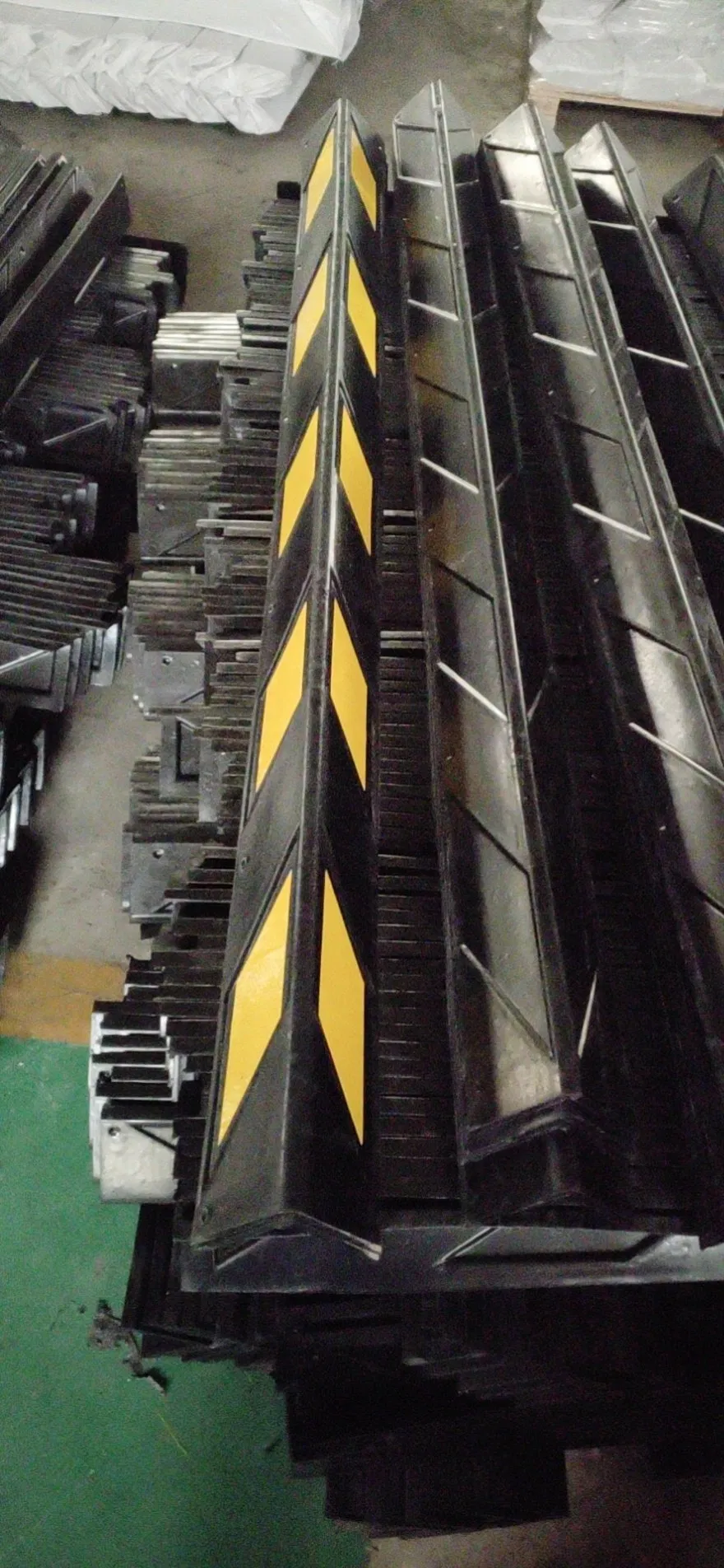 Factory Oulet150cm Parking Lot Yellow Rubber Reflective Square Corner Guard Protector
