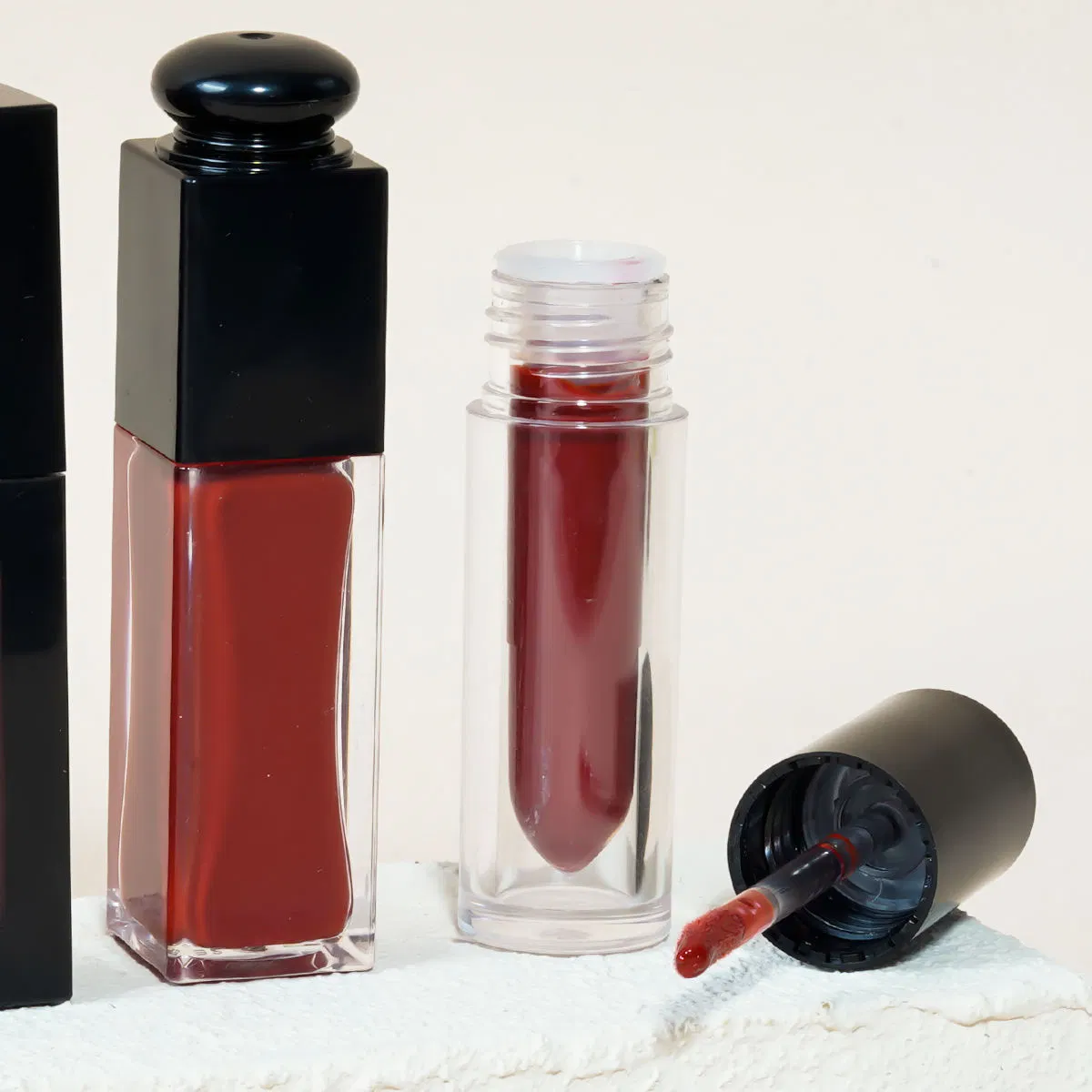 Custom Private Label Lip Gloss - Glossy Finish, Vegan Formula