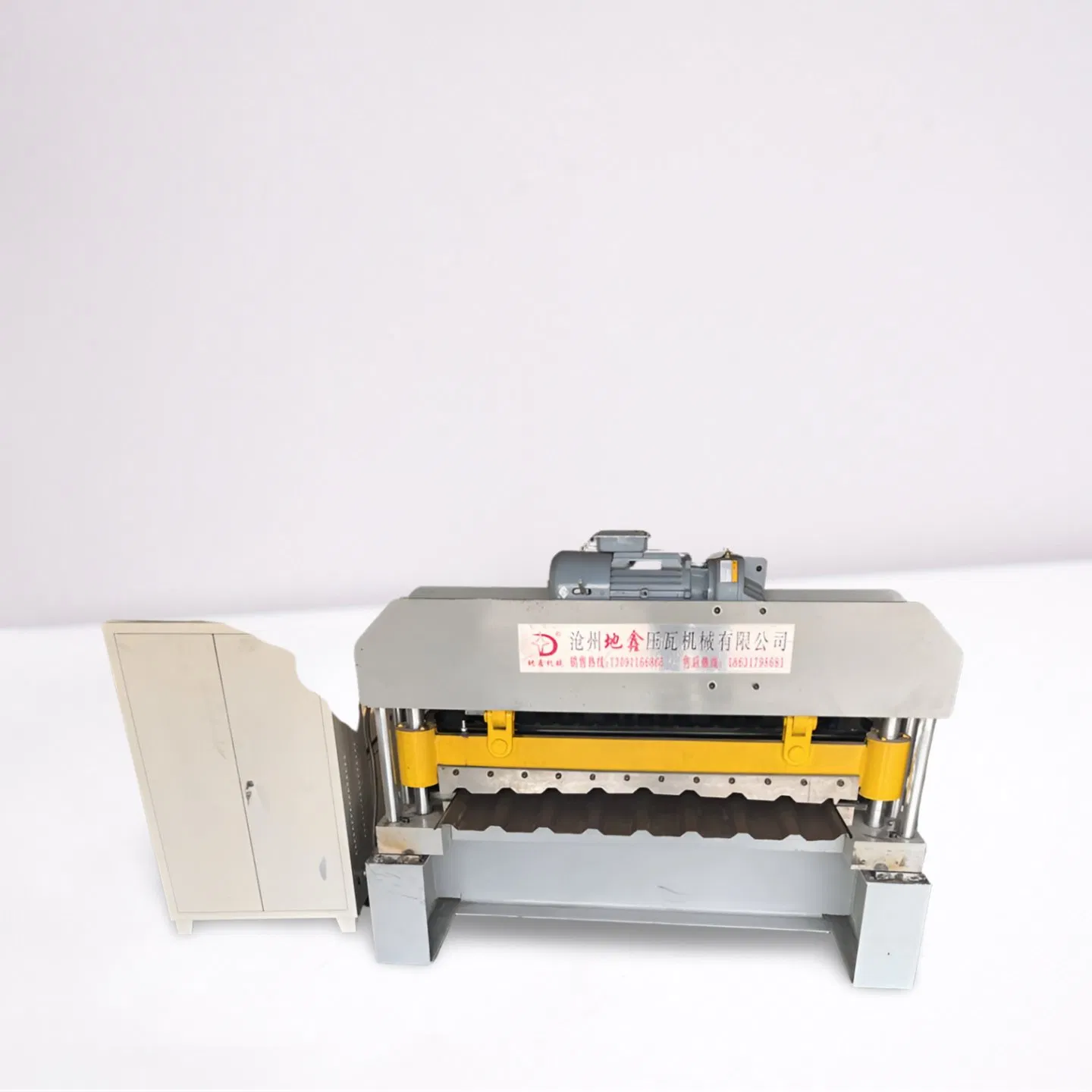 686mm Colors Steel Roof Trapezoidal Roofing Panel Roll Forming Machine