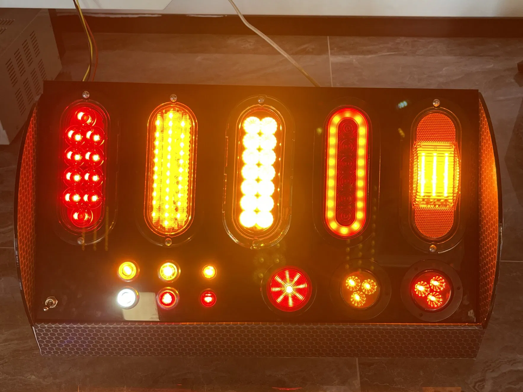 Светодиодный фонарь для трейлера 24V, овальный