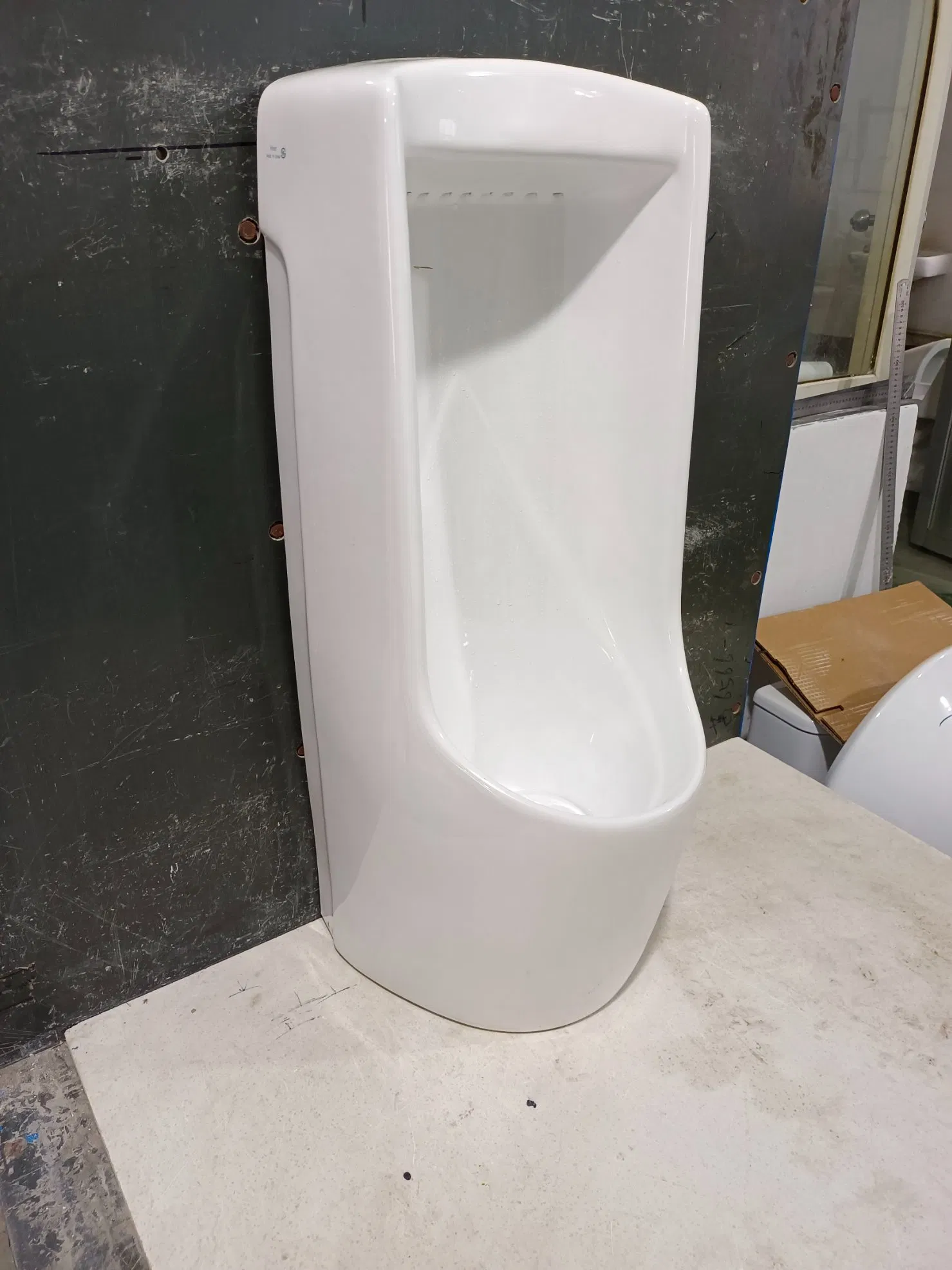 Cheap Price Men Male Urine Bottle Wall Hung Stall Urinals