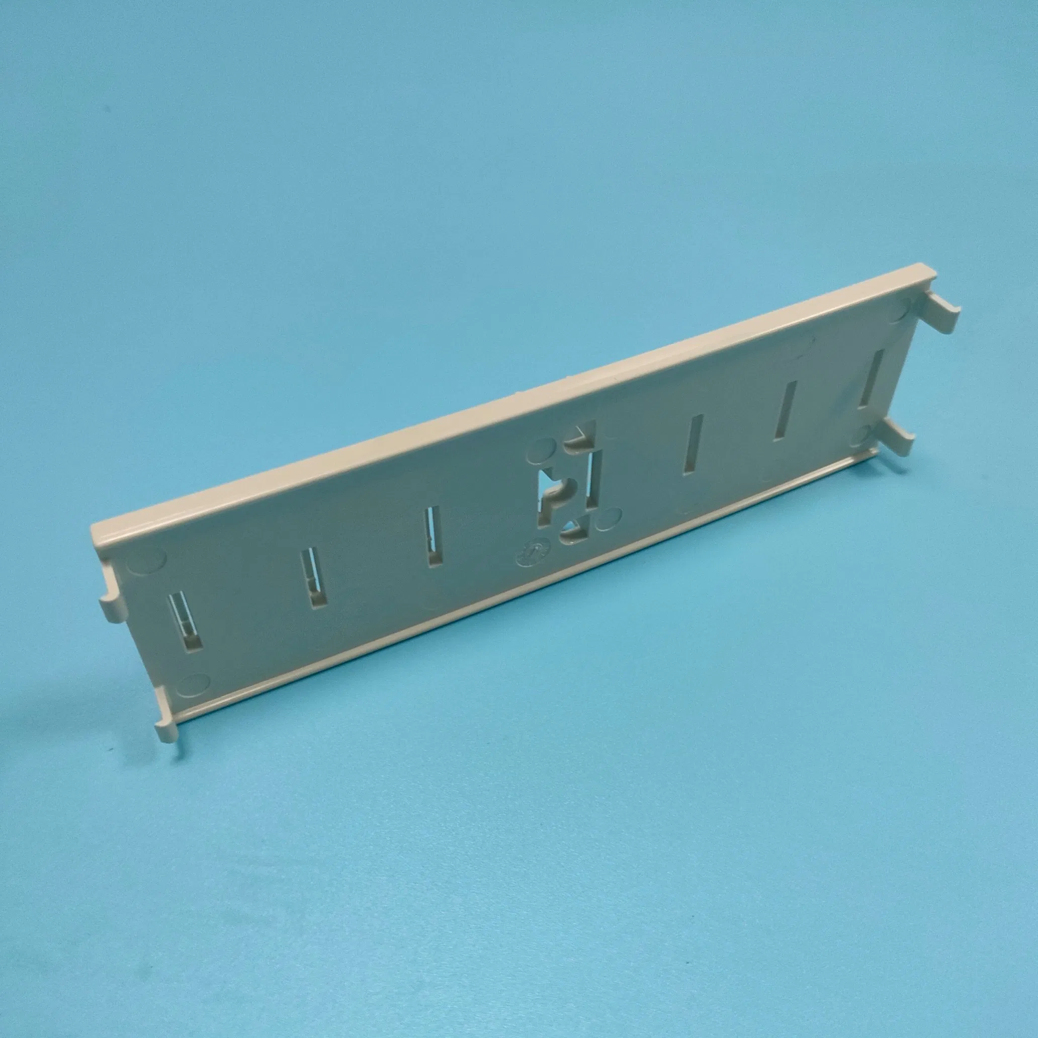 Custom 500000~1000000 Cycles Life Time Plastic Cover Injection Mold for Desktop Adapter