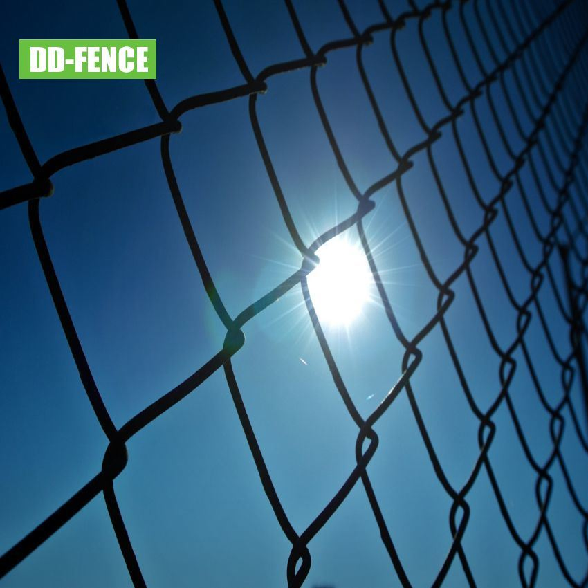 8FT 6FT 4FT Galvanized Diamond Fence Cyclone Wire Mesh 9 Gauge Black Chain Link Fence