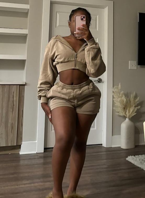 Костюм женский летний куртка укороченная и шорты хлопковые