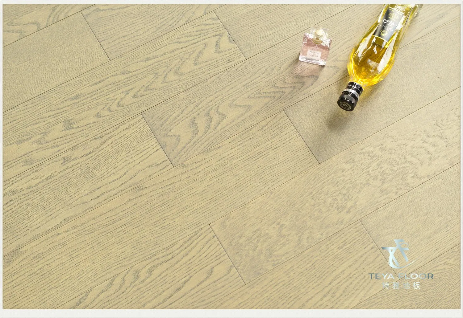 Oak Engineered Wood Flooring, Grey Color, UV Lacquer