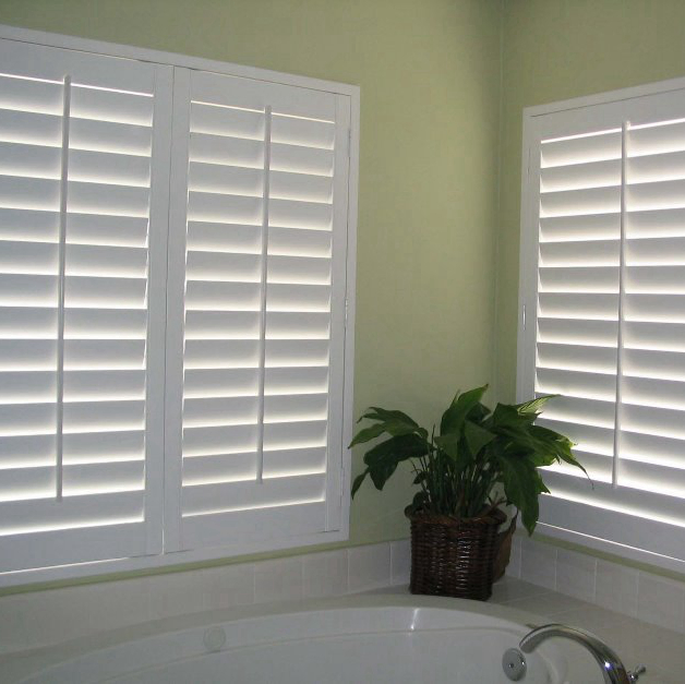 Home Window Jalouise Louvered Shutters Wood Plantation Shutter