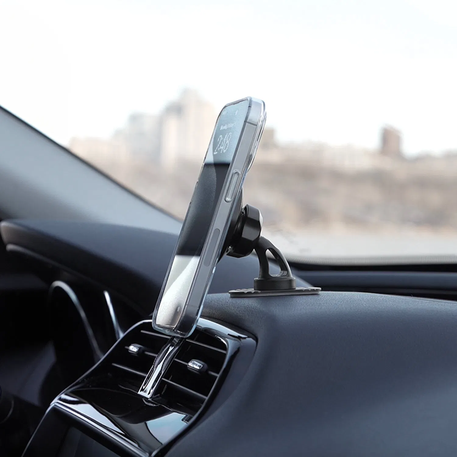 Универсальный магнитный держатель для телефона в машину