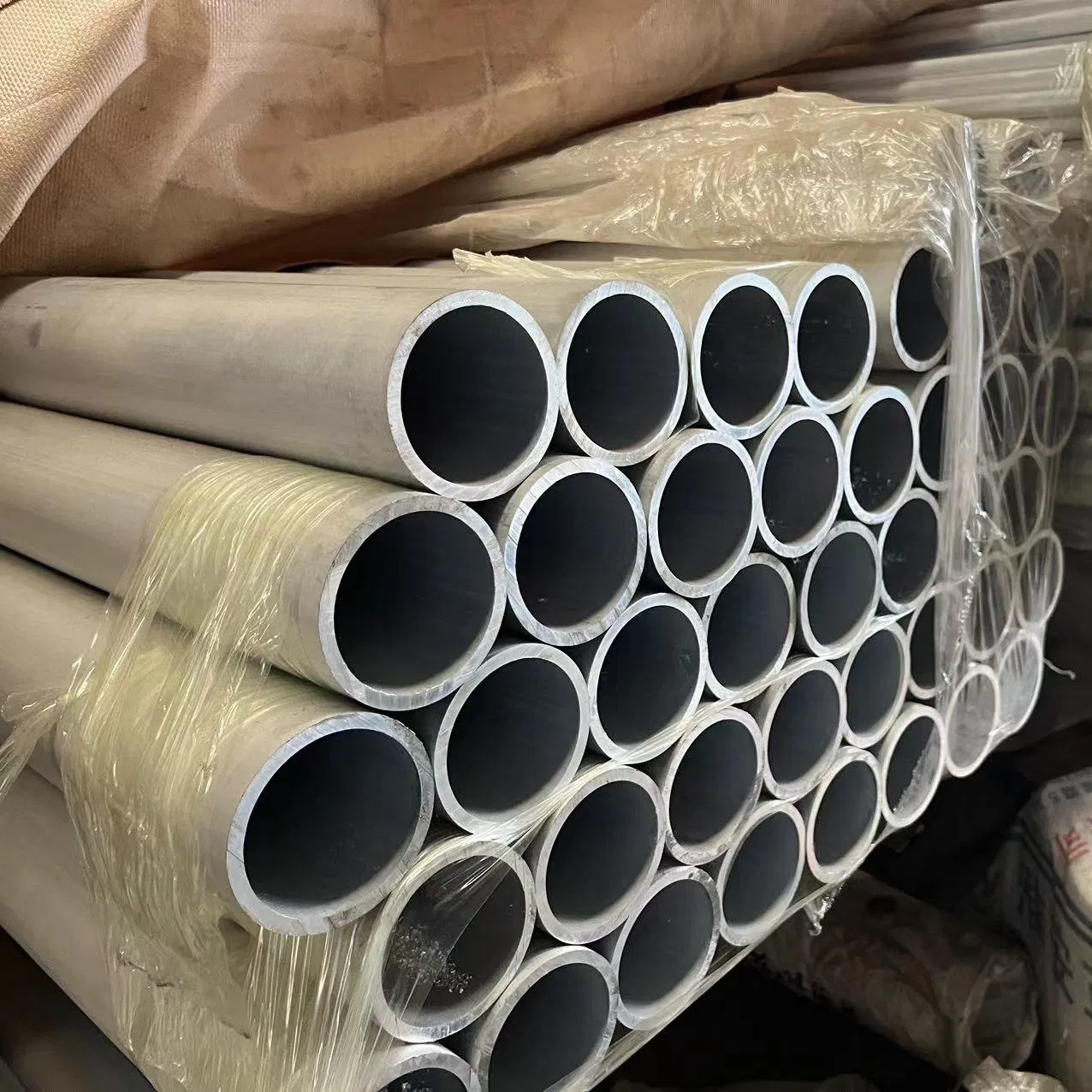 Seamless ASTM 6063 6082 6000 Series T5 T6 Round Shape Customized Thickness 6061 6063 2024 7075 Aluminum Tube