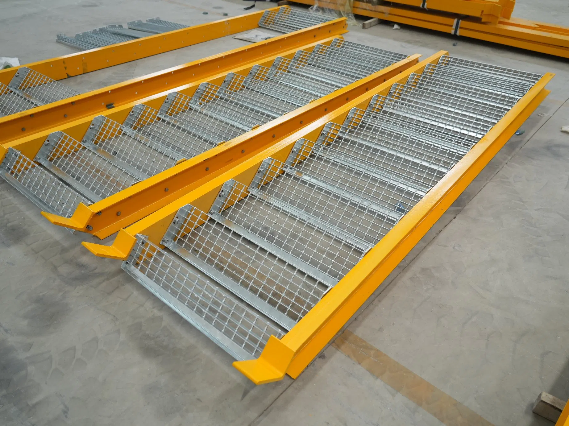 Widely Used G655 Heavy Duty Press Welded Steel Grating for Truck Loading Dock & Offshore Platform