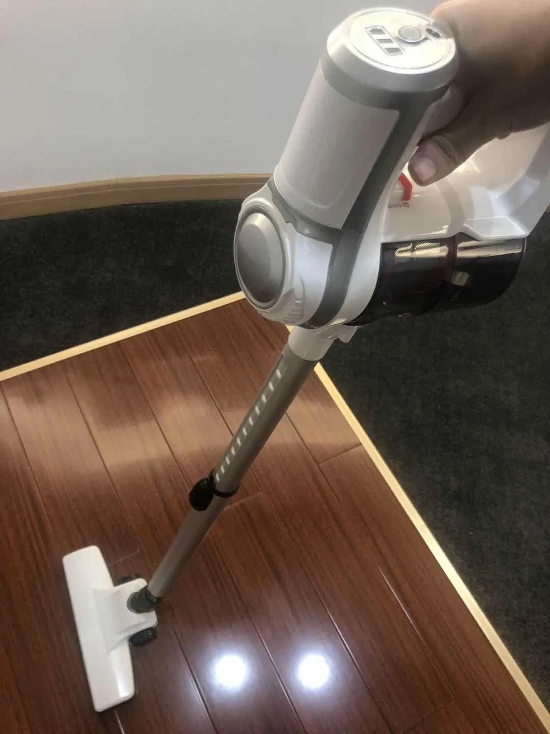 Household Mute and Powerful Cordless Vacuum Cleaner for Removing Mites