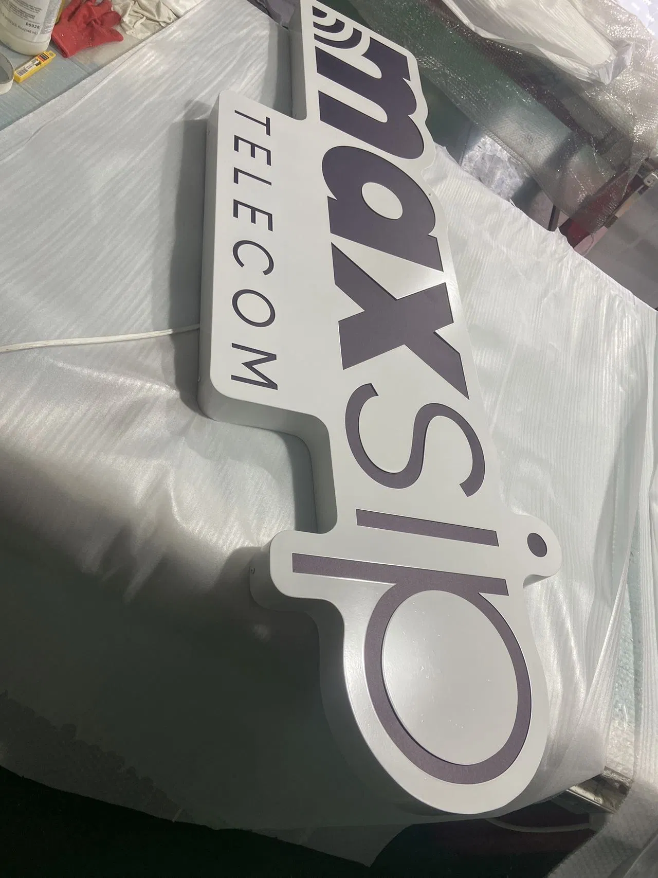 Custom LED Shopping Center Wall Mounted Acrylic Letter Sign