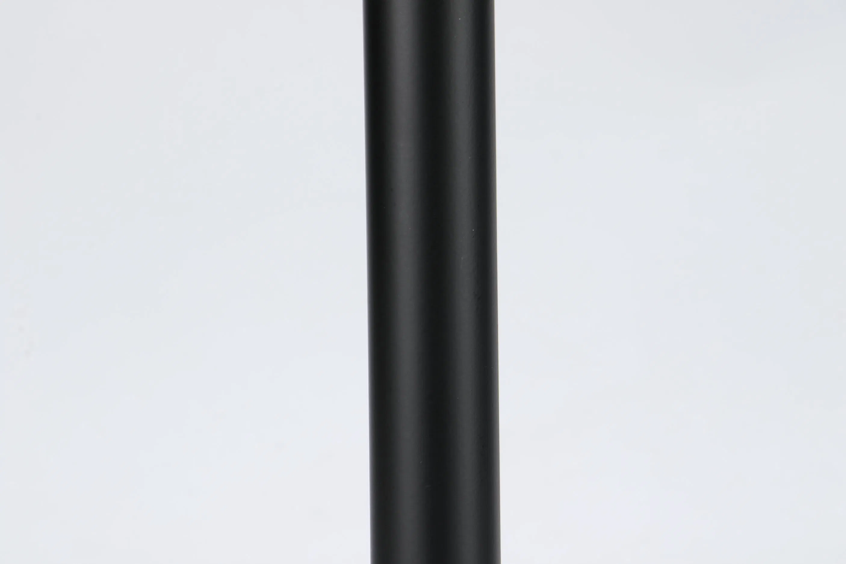 Countertop Metal Round Base Roll Paper Holder Standing Paper Towel Tissue Holder for Kitchen