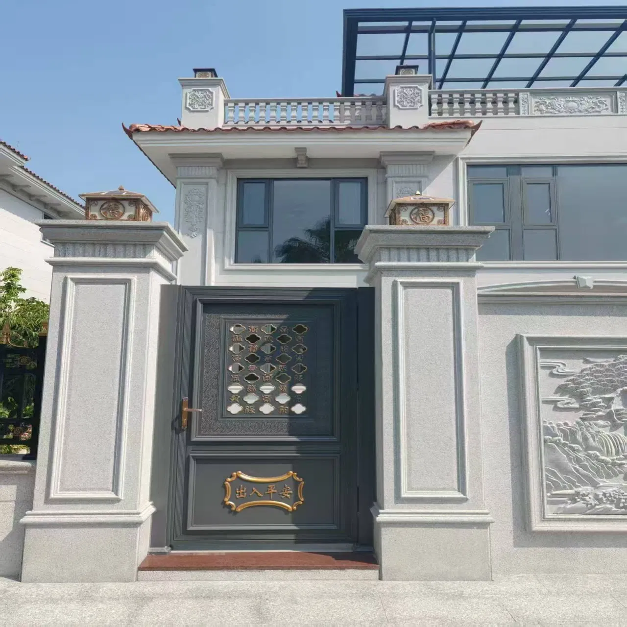 15. Heavy-Duty Aluminum Alloy Fence Gate Security Elegant Metal Entrance Door for Outdoor Residential Applications Villa Courtyard Door