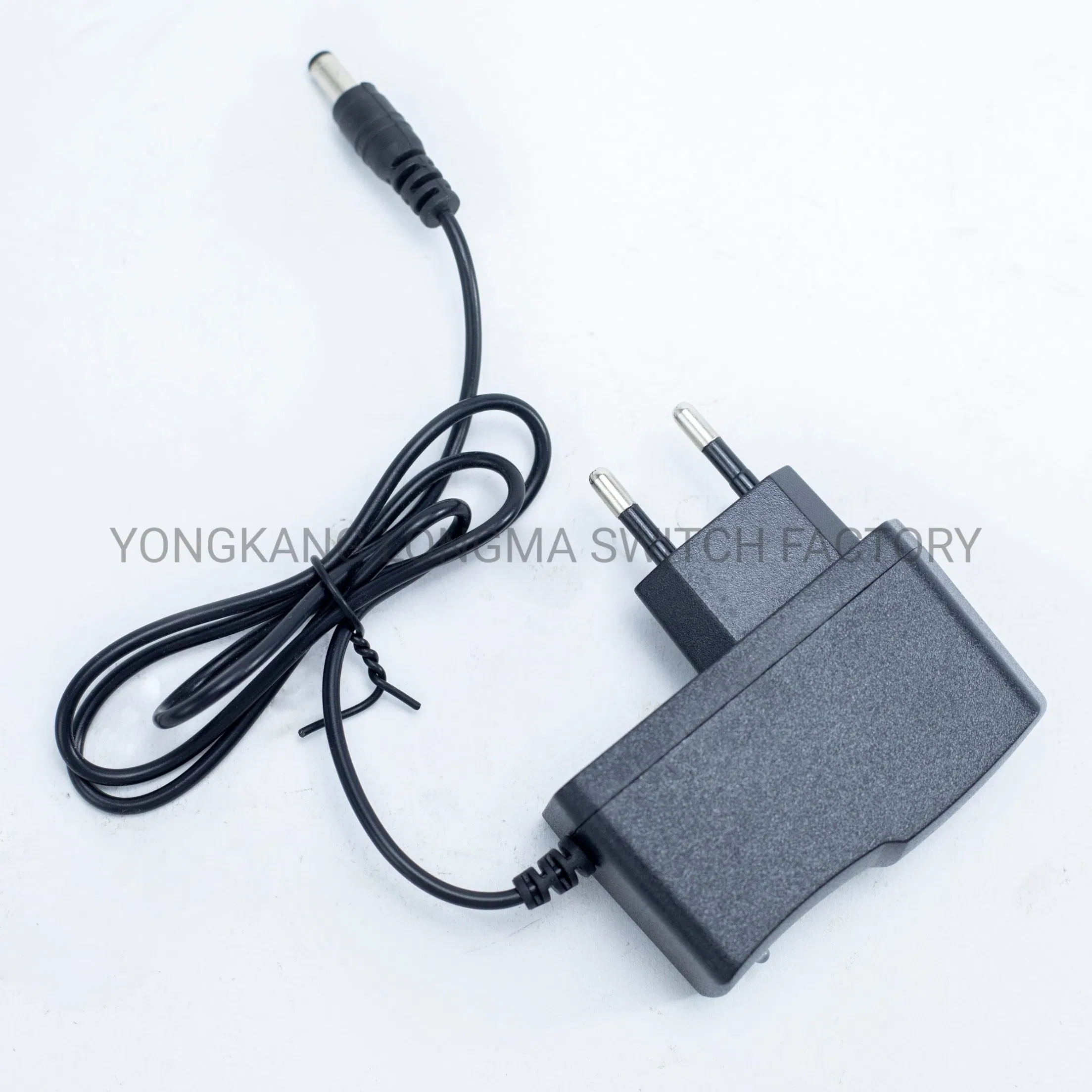 Зарядное устройство 12.6В для аккумуляторов электроинструмента