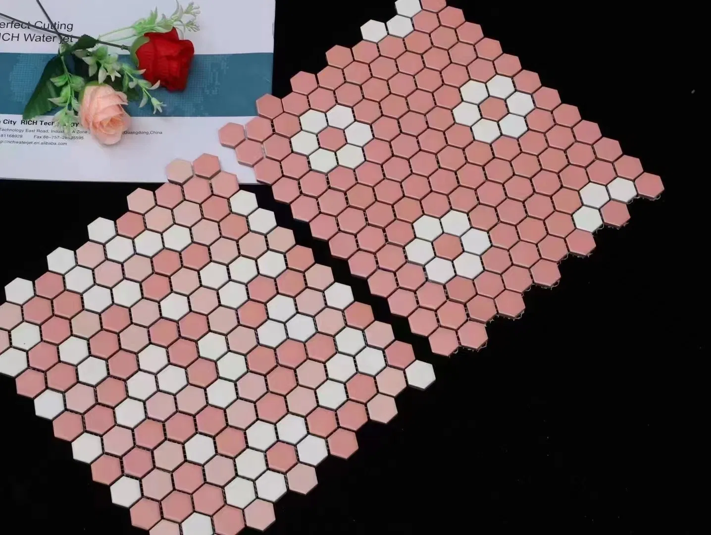 Глянцевые керамические мозаичные плитки-галька