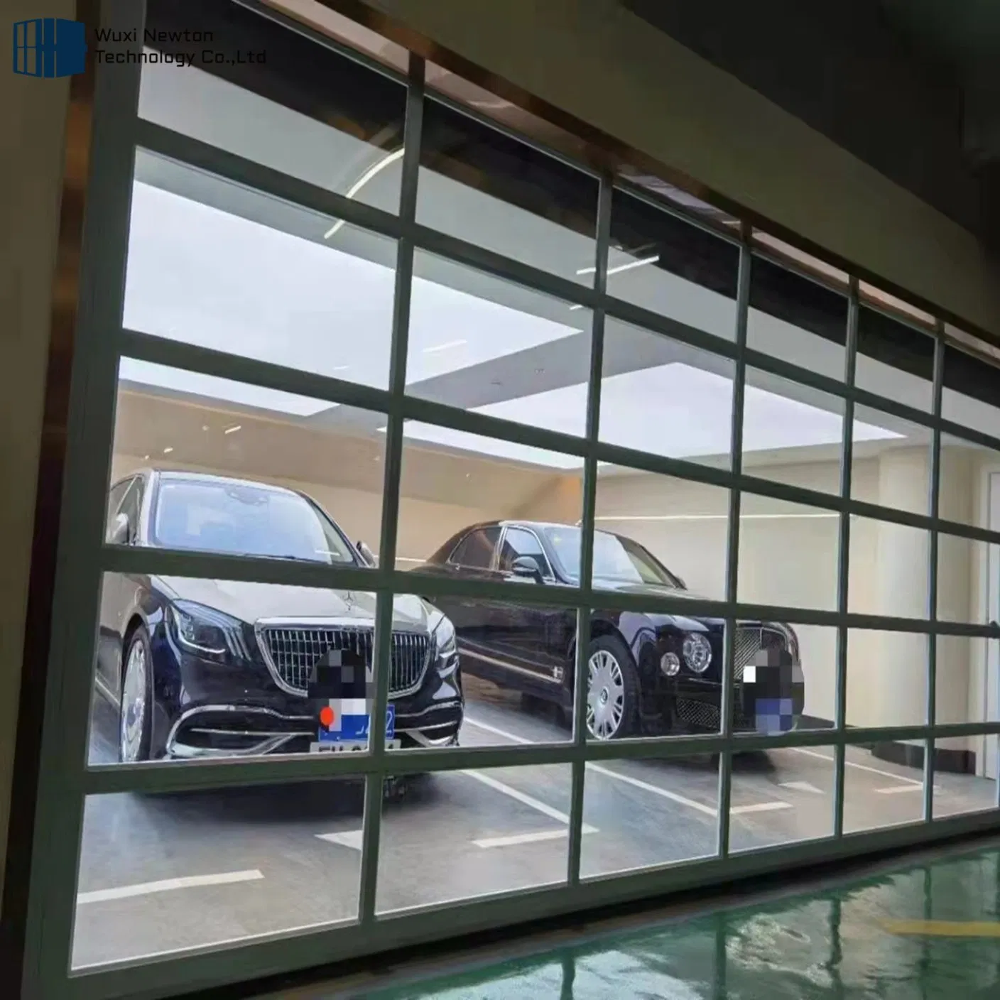 Factory Price Space-Saving Aluminum Stake Glass Garage Door for Modern Villa