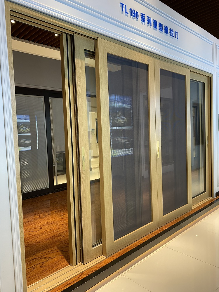 China Supplier Aluminum Profiles Composite Door for Construction Aluminum Door