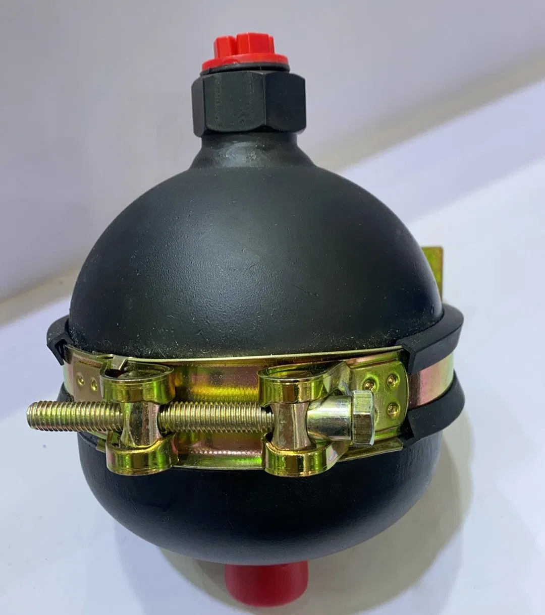Гидравлический аккумулятор мембранный Dingan 0.75-2л, 33МПа