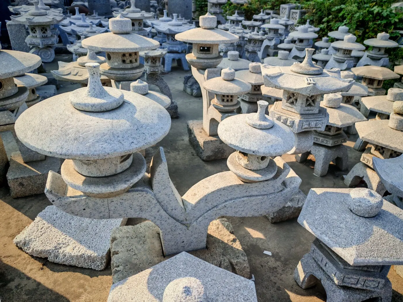 Marble/Granite Carved Lantern Statue/ Sculpture/Garden Decoration