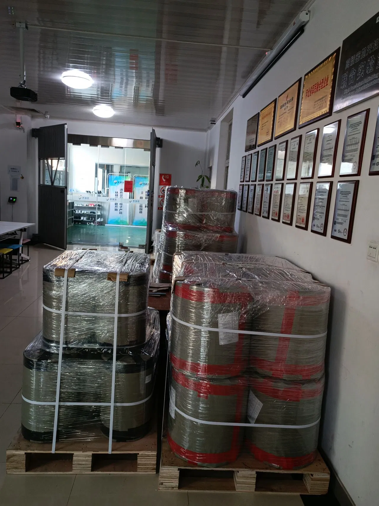 Абразивная ткань с 3D-структурой из оксида алюминия, 450мм*100м