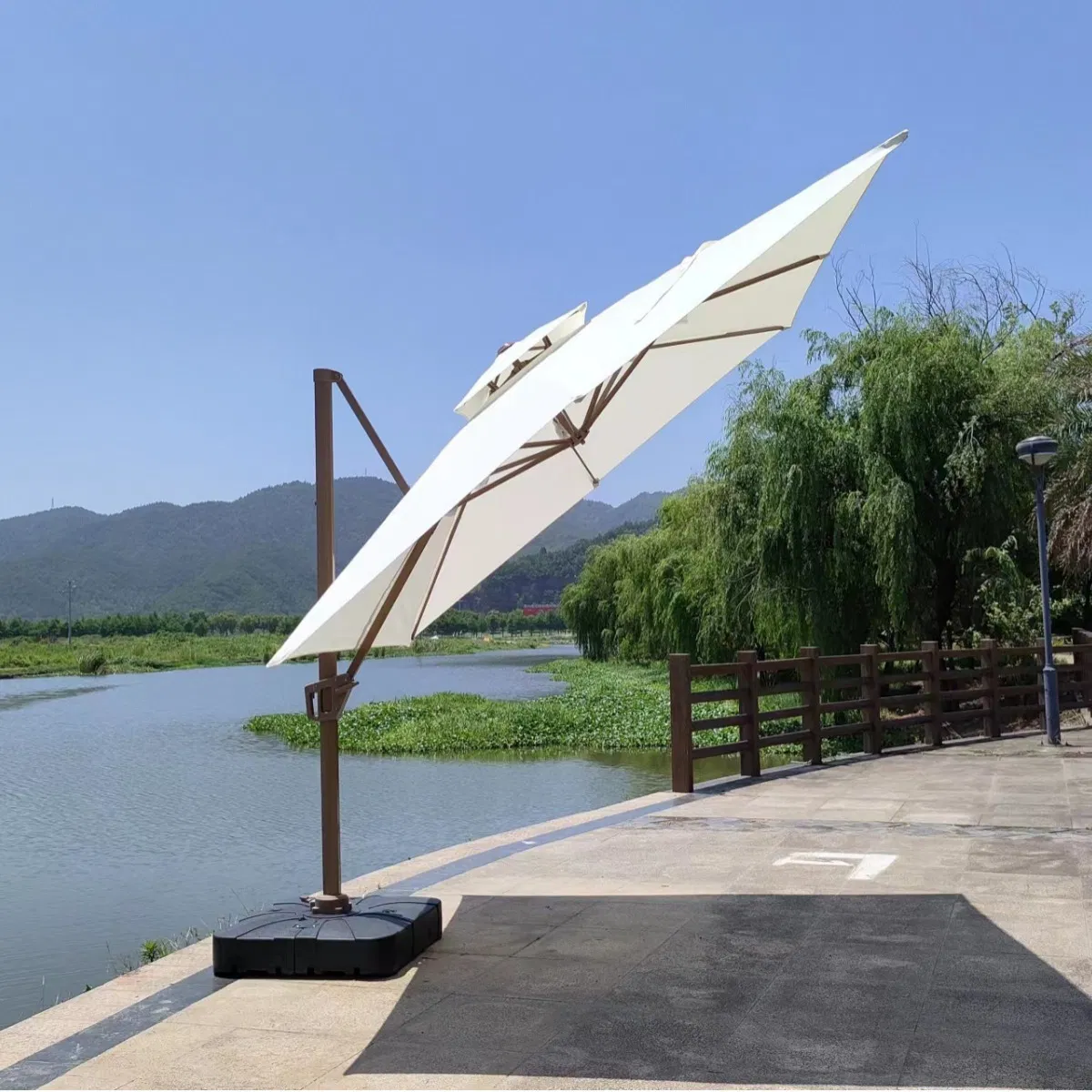 Warm Light Solar Big Roman Umbrella