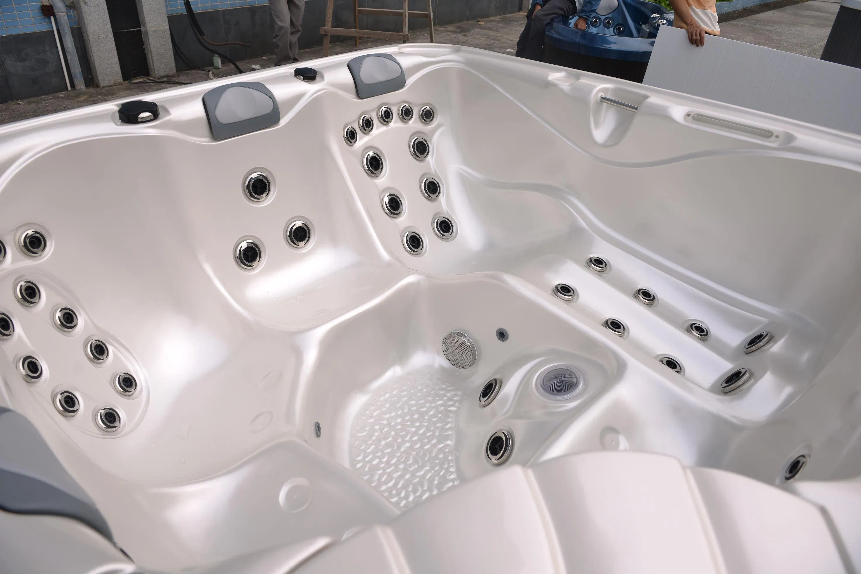 Угловая СПА ванна с гидромассажем, 2280 мм