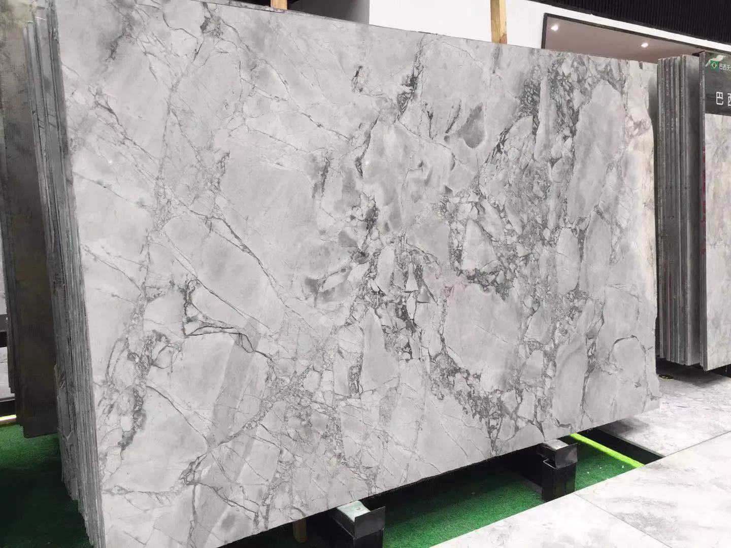 Super White Quartzite Slabs