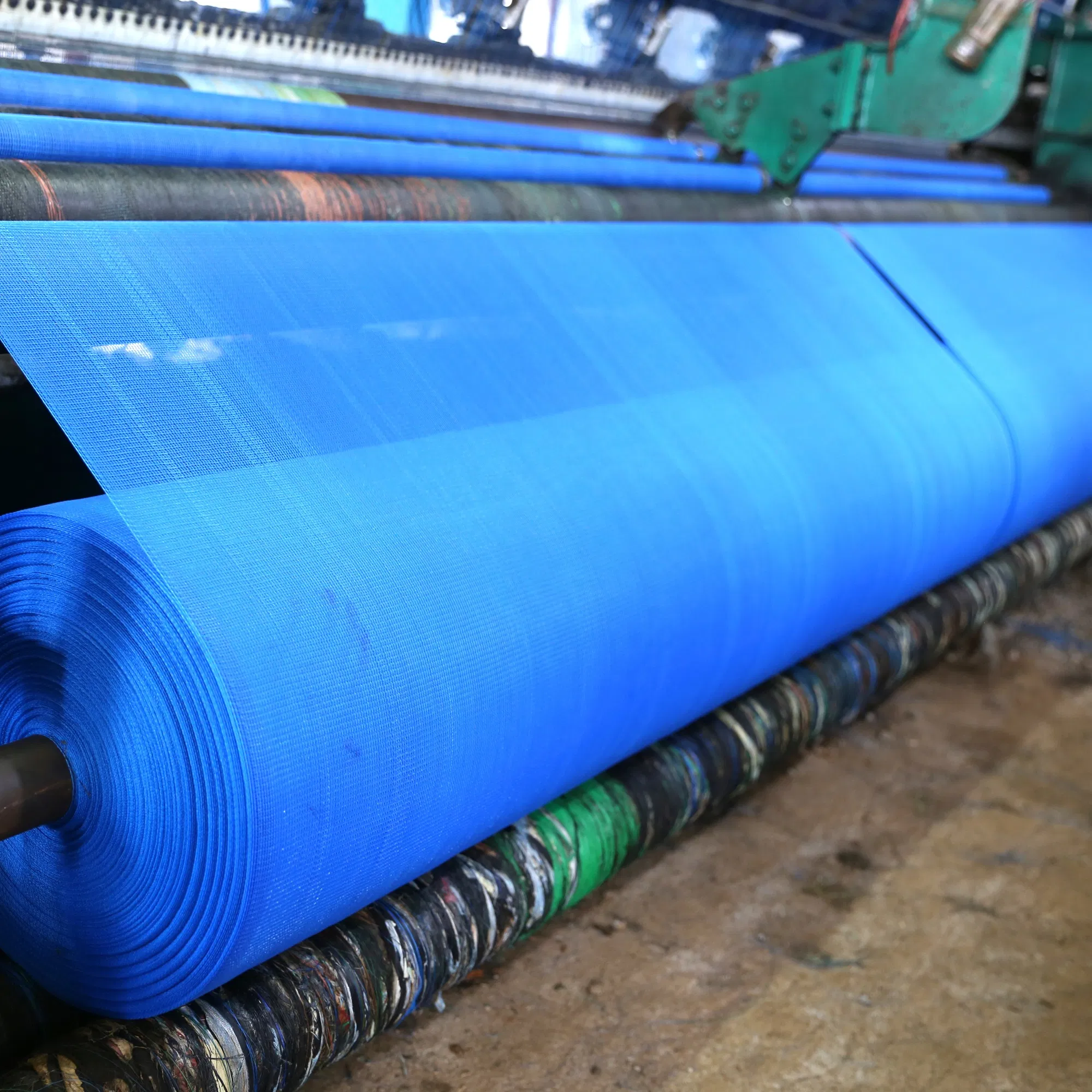 Versatile Green Safety Net with Strong Edges and Robust Rope