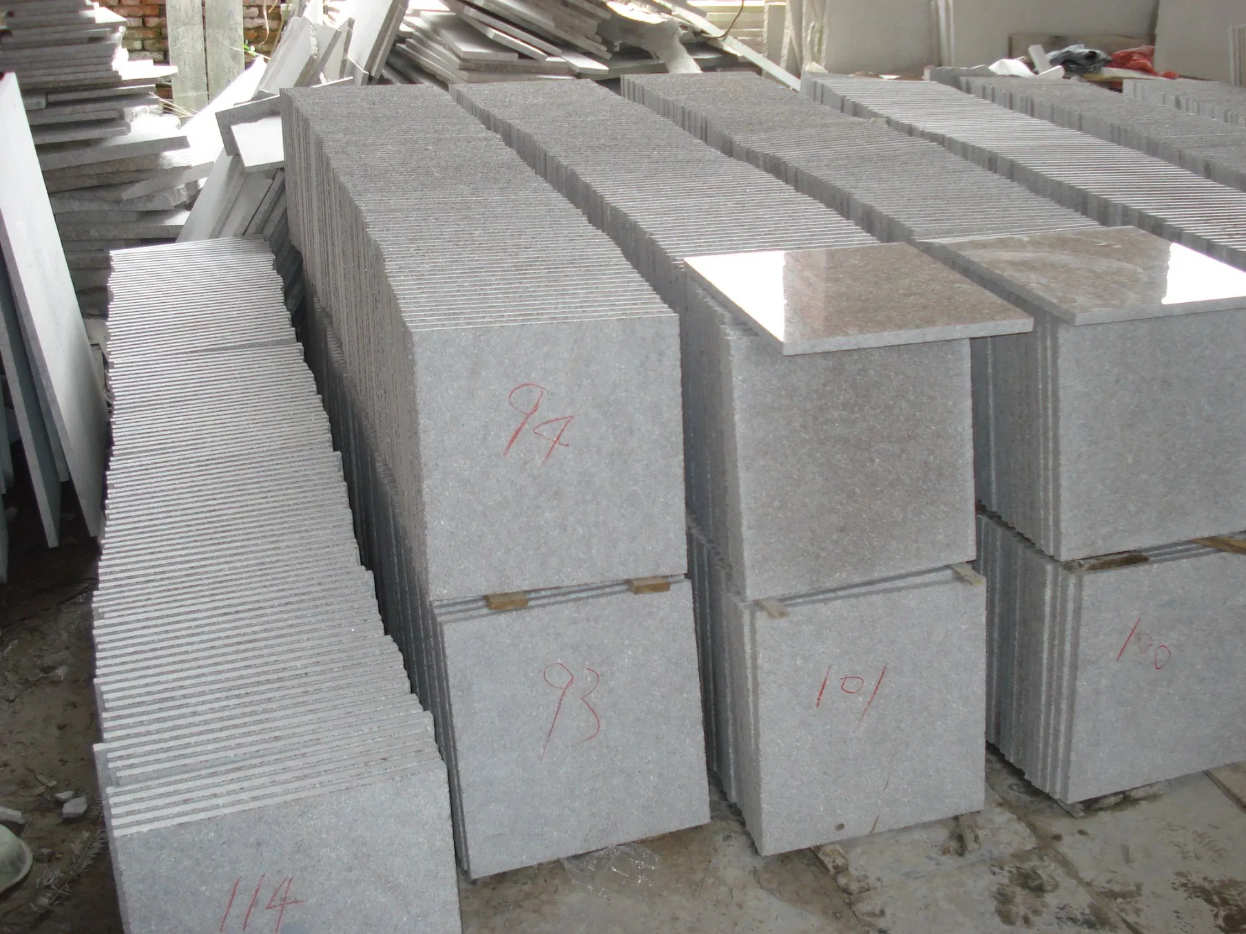 Outdoor Natural Granite Heavy-Duty Paving Stone Bricks Cubes Steps Mosaic Tiles
