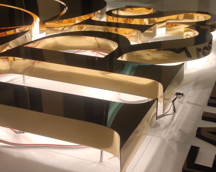 Custom Outdoor 3D Backlit Letters Advertising Acrylic Gold LED Light Signs