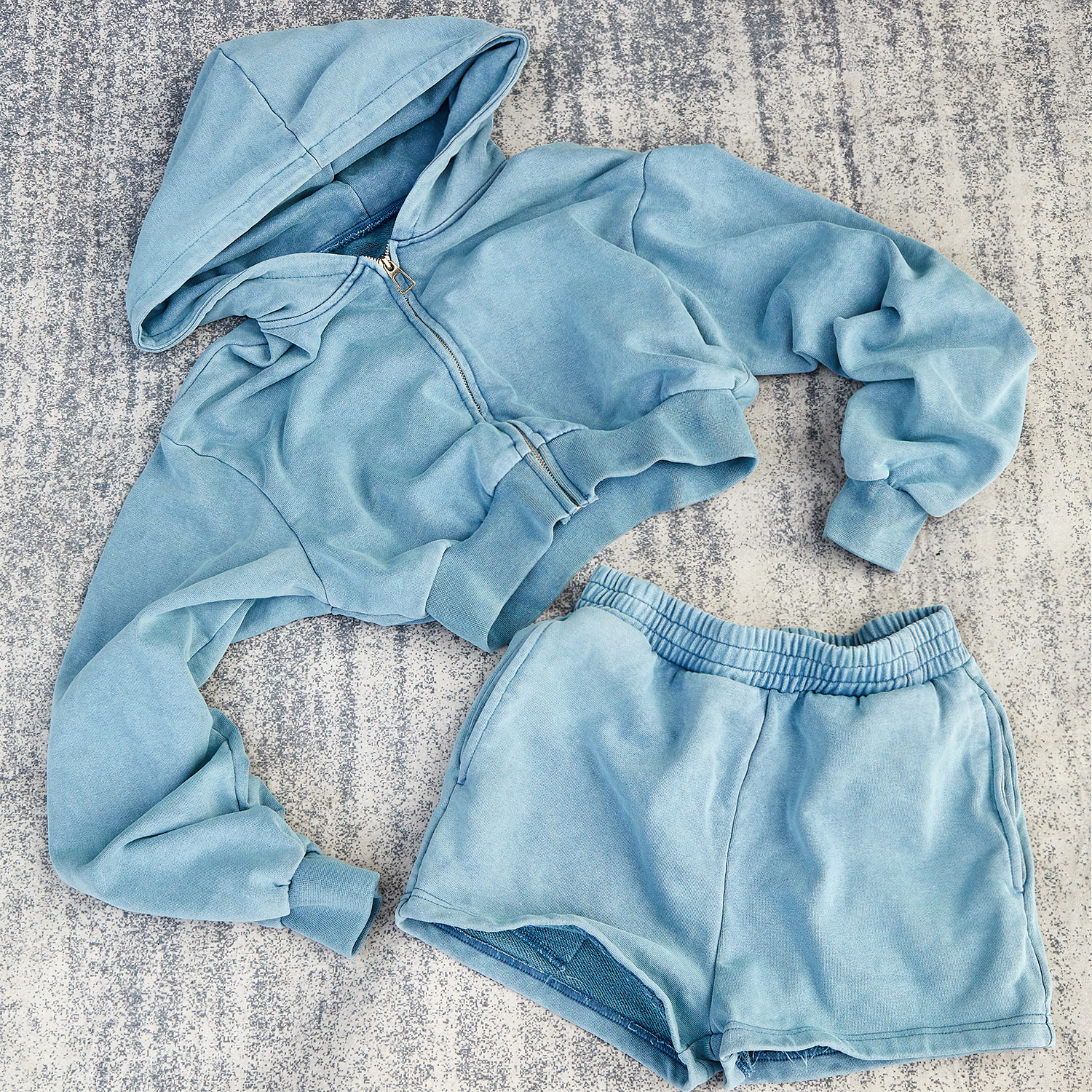 Костюм женский летний куртка укороченная и шорты хлопковые