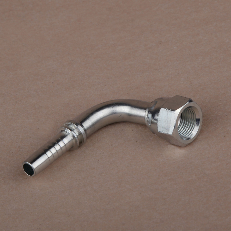 Угловой фитинг SAE 90° женский, конусное седло