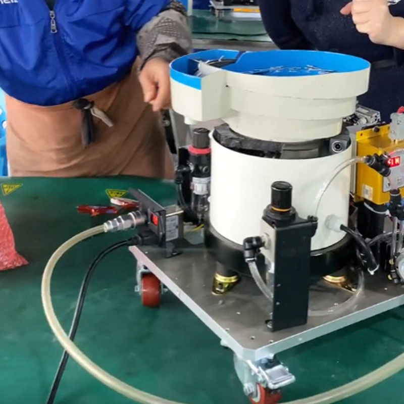 Пневматическая заклепочная машина с авто-подачей M2.4-M5