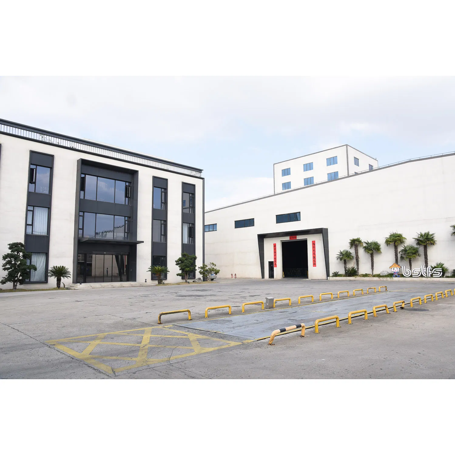 Factory Price Environmental Friendly Firm Non Curing Rubber Asphalt Waterproof Coating