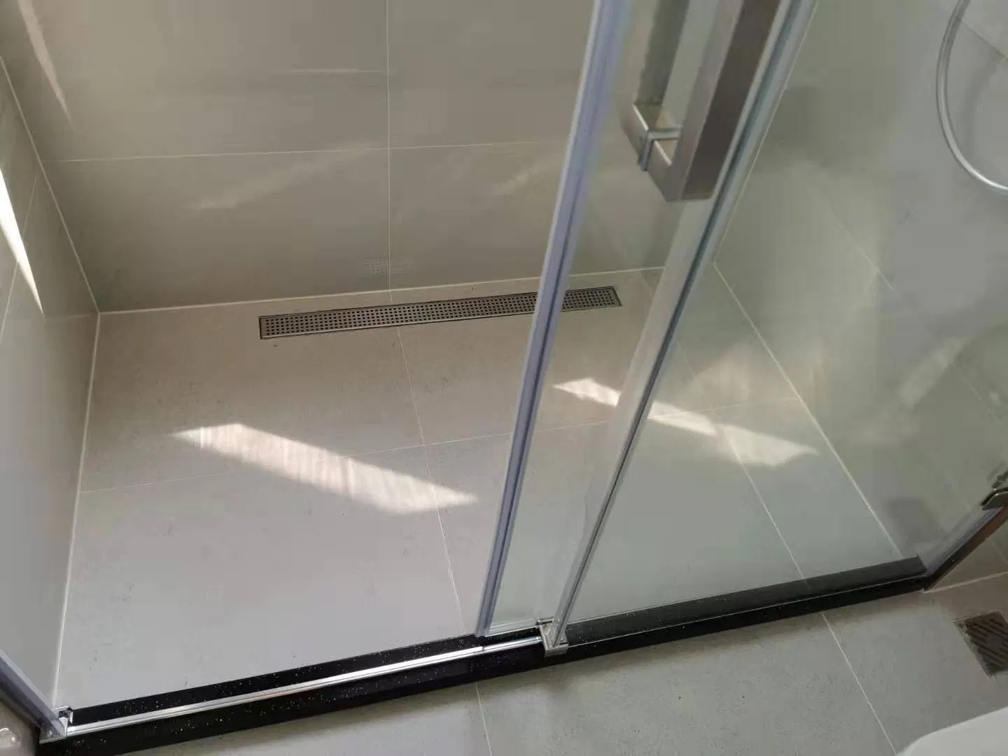 B1/B2 Grade Safety Fiber Mesh Cement-Based Damp-Proof Custom Size Shower Pan