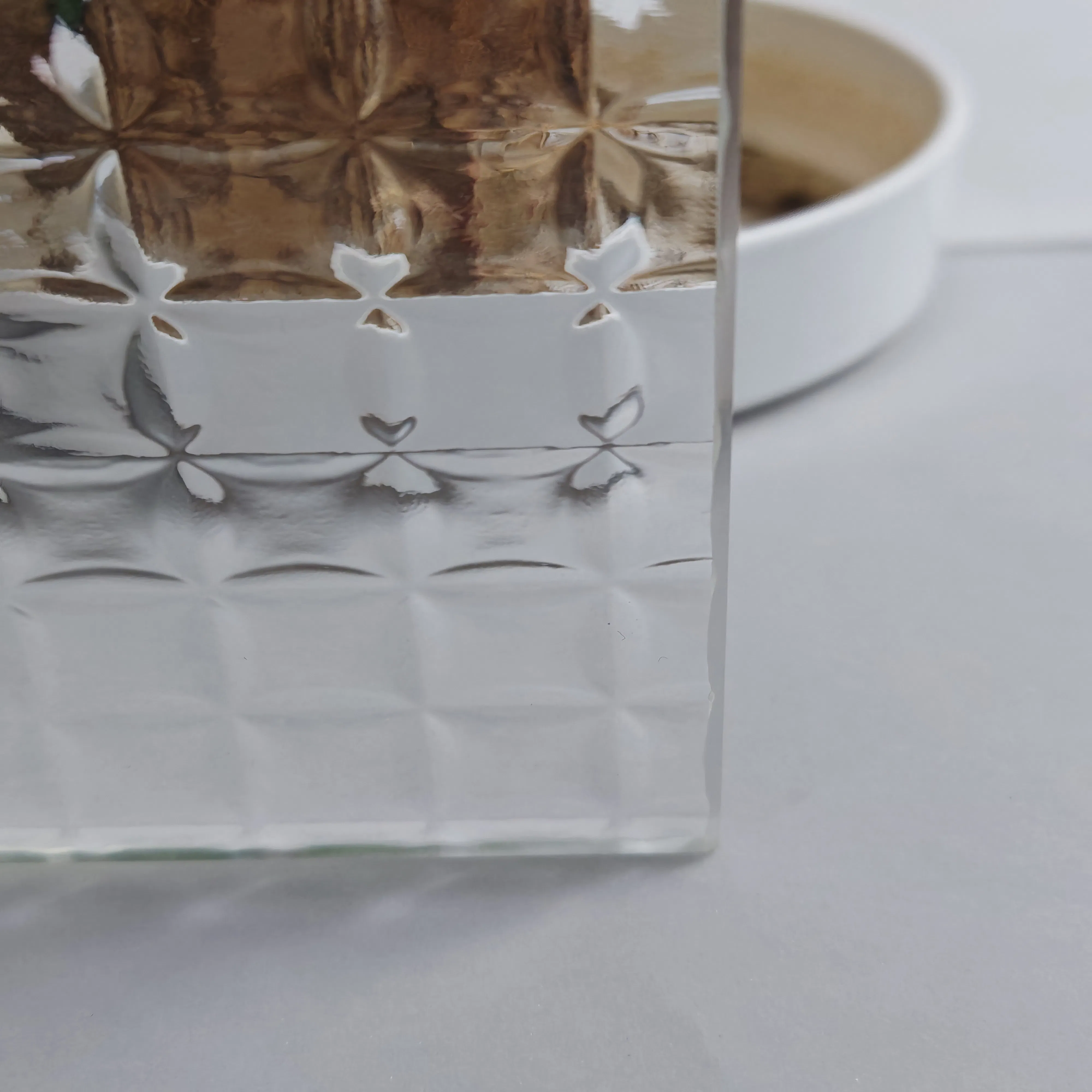 Custom Fashionable Shape Glass for Chic Home Decor Gifts