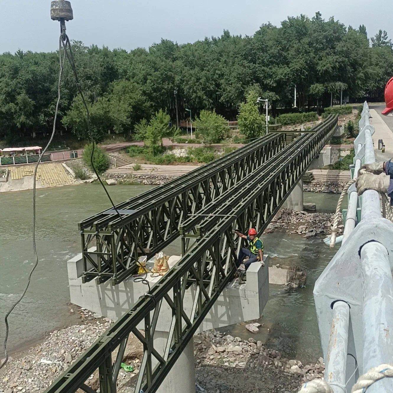 Durable Steel Stringer Bridge for Heavy Load Applications