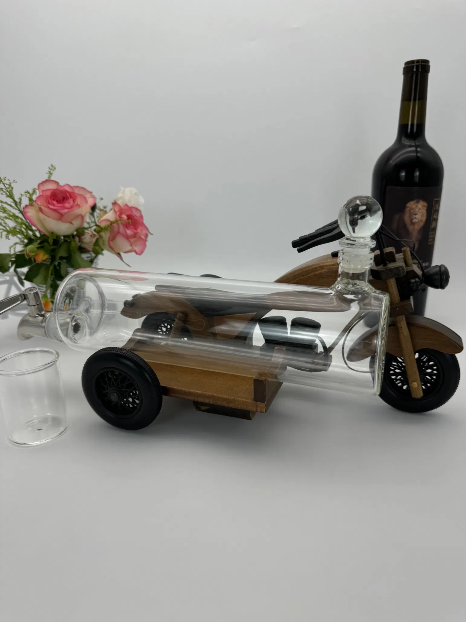 New Hot Sales Wine Decanter Whisky Decanter Glass Decanter High Borosilicate Glass Good Model