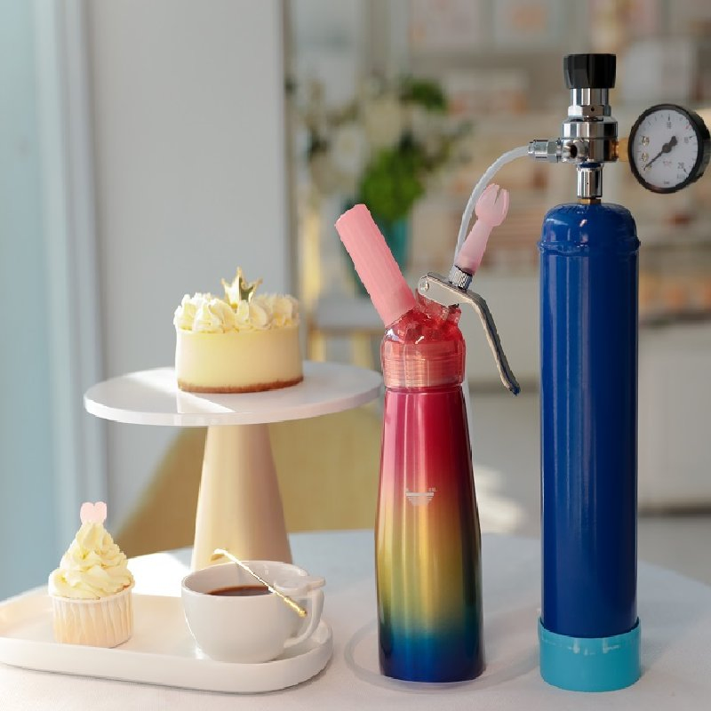 Bmax 640g Wholesale Nos Whipped Cream Chargers Gas Cylinder 99.95% Purity Food Grade 0.95L N2o Nitrous Oxide