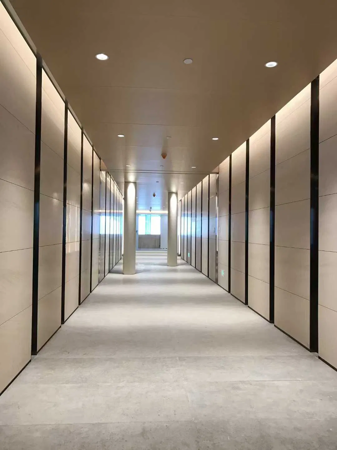 Beige Wooden Limestone Marble Slasb for Wall Cladding Tiles Pillar Decoration