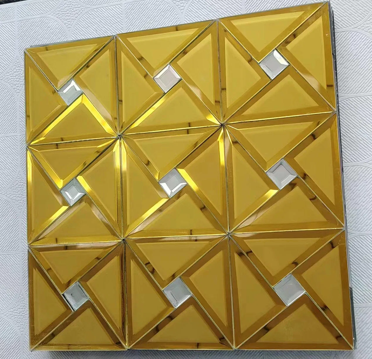 Beautiful Glass Mosaics From China Flat Solid Structure for Building Decoration
