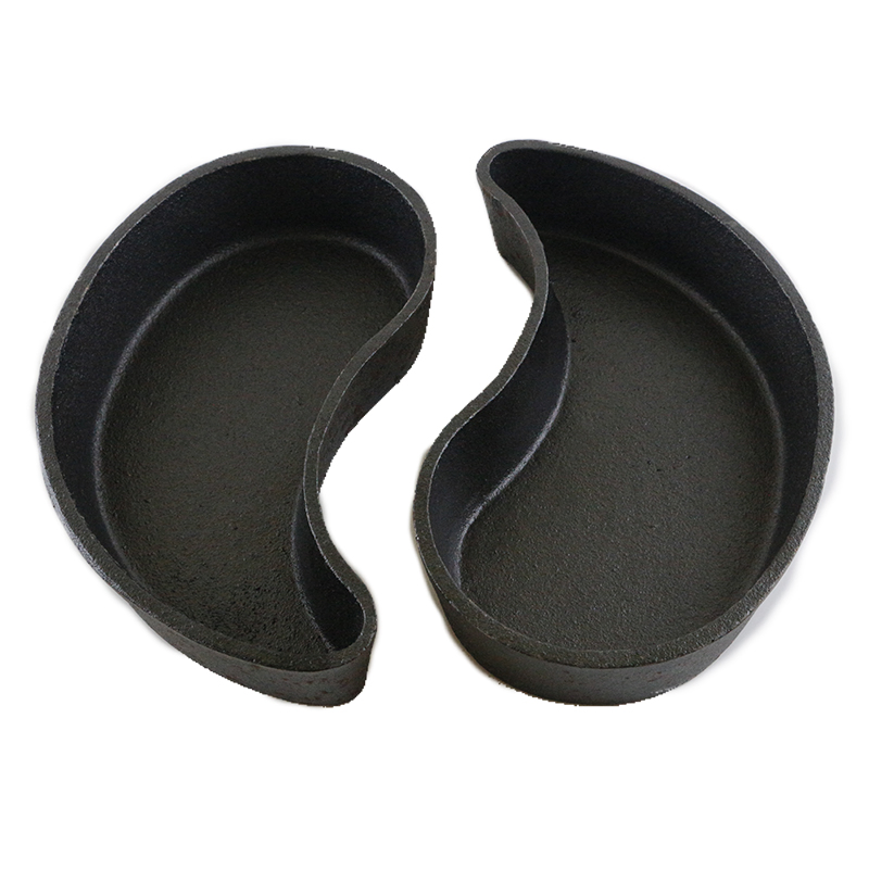 Чугунная сковорода Тайцзи с деревянной подставкой