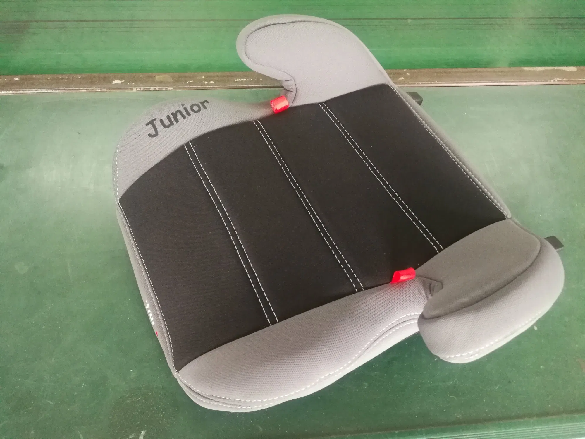 Booster with Isofix Item with Ecer44/04
