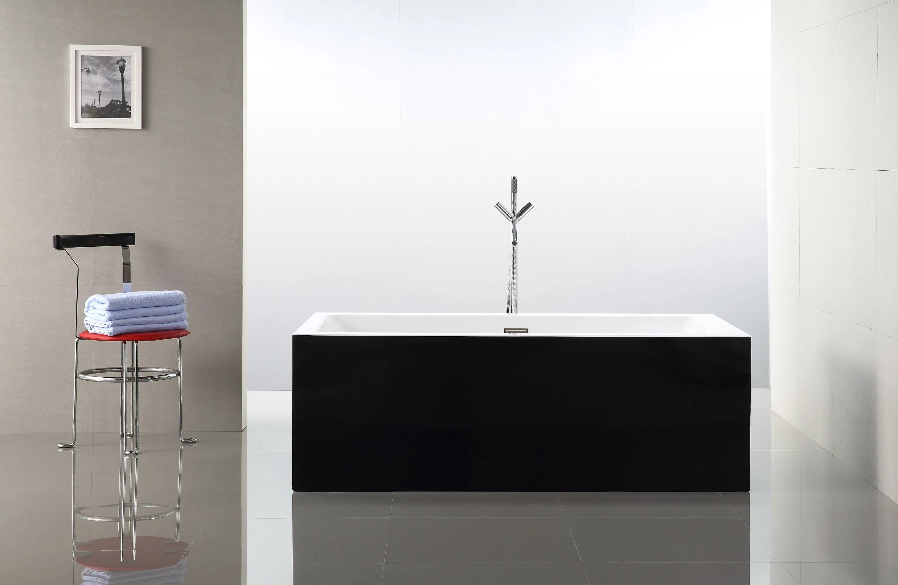 Черная отдельностоящая акриловая ванна в европейском стиле