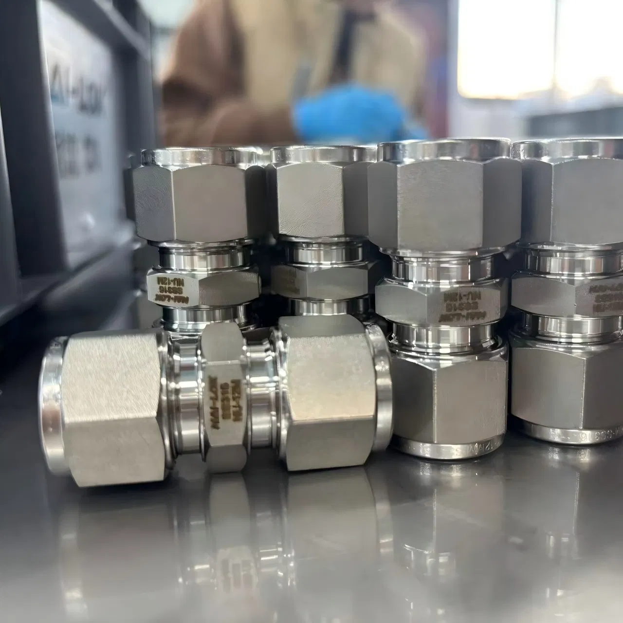 Nai Lok High Strength Super-Duplex Steel 2507 S32750 Thread Fitting Male Tee 2.5mo Stainless Steel Instrument Pipe Fitting